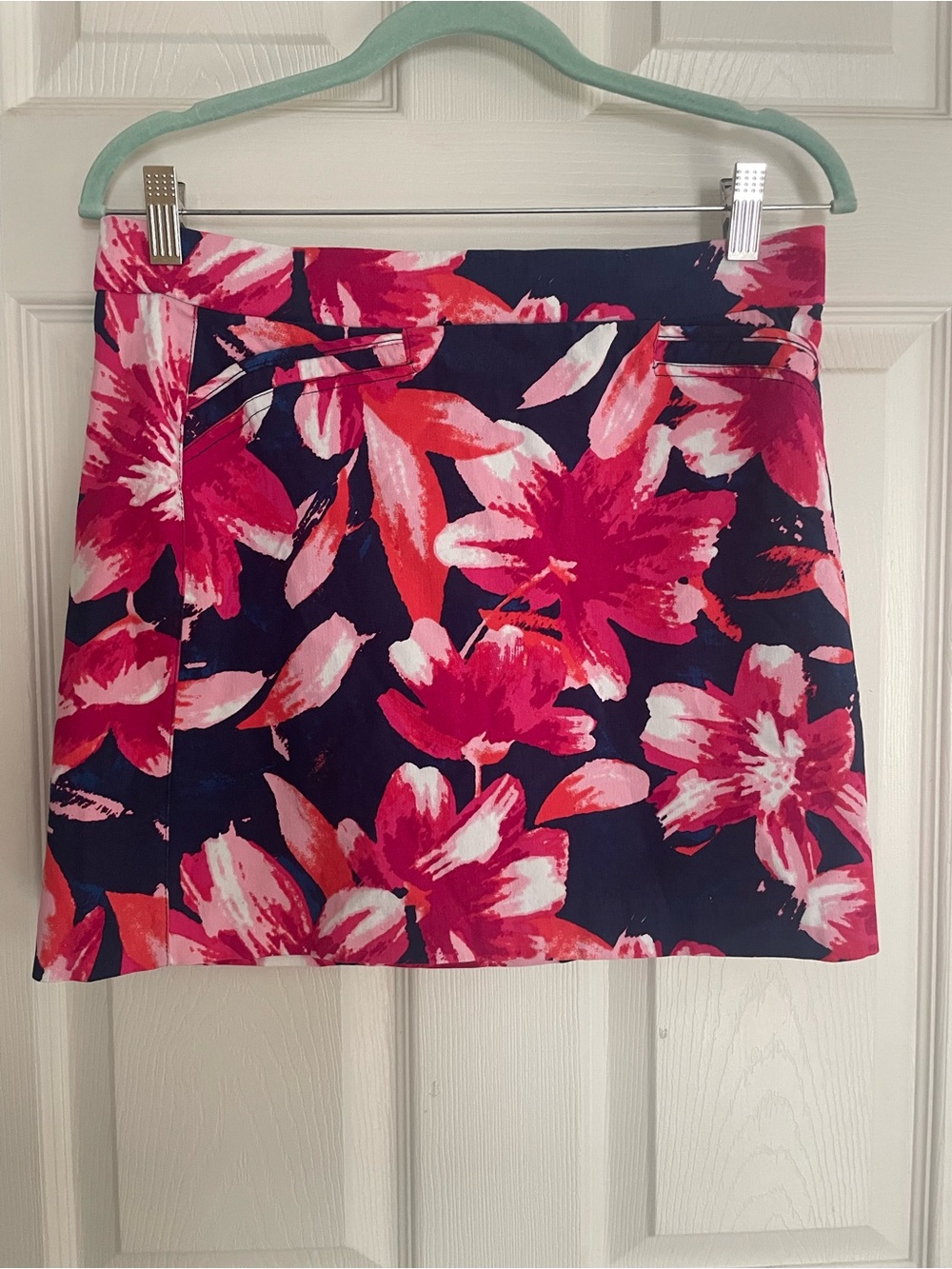Bold Floral Mini Skirt in Navy and Pink‎